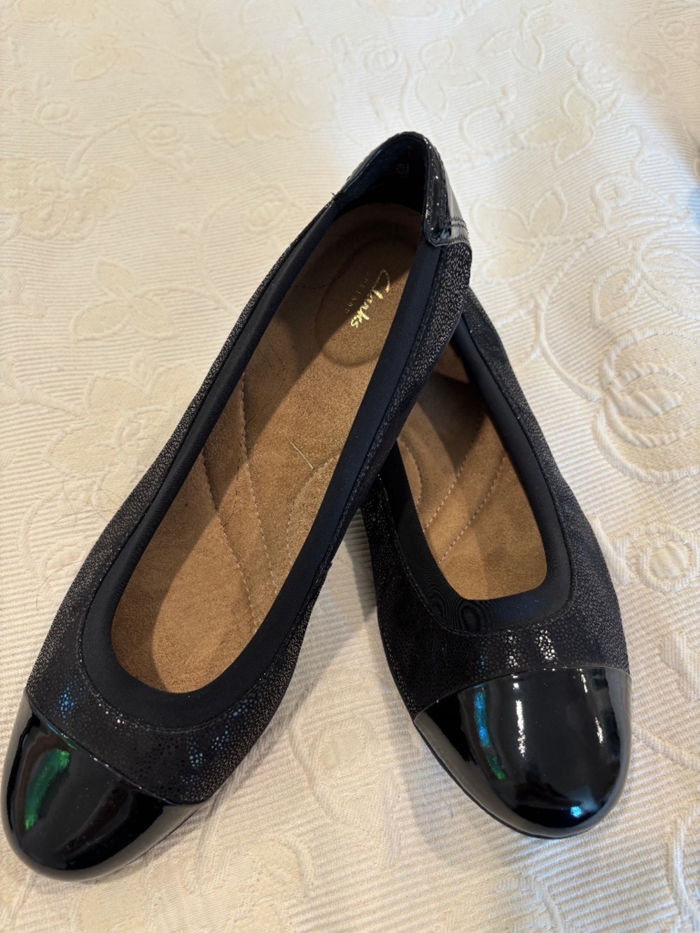 Clarks Artisan Black Patent Cap Toe Ballet Flats Size 10 🌸Open to offers🌸